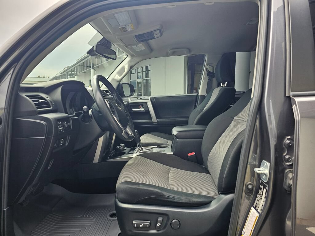 Used 2021 Toyota 4Runner SR5 AWD/4WD image 20