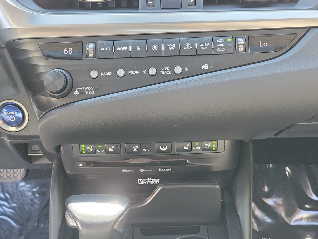 Used 2020 Lexus ES 300h w/ Accessory Package 2 FWD image 34