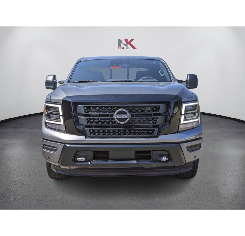 Used 2024 Nissan Titan SV w/ SV Convenience Package image 2