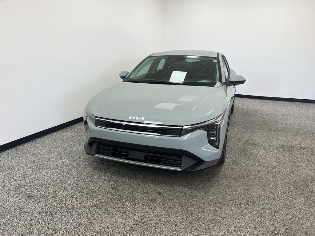 Used 2025 Kia K4 EX image 3