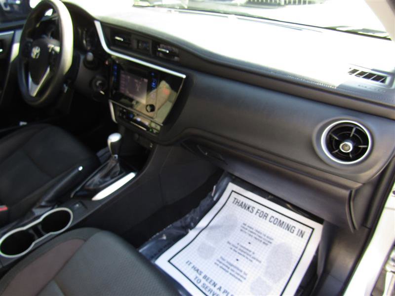 Used 2018 Toyota Corolla LE image 30