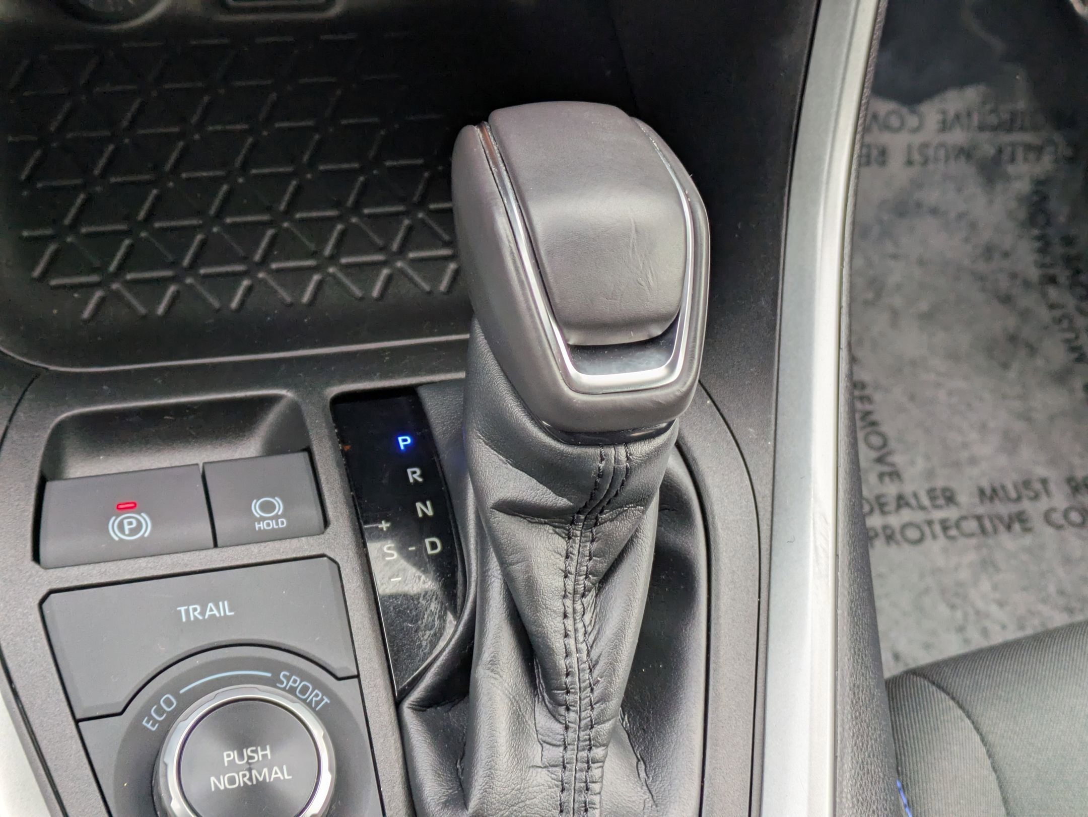 Used 2023 Toyota RAV4 SE w/ Convenience Package image 17