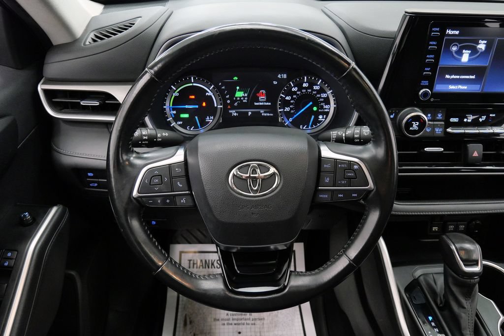 Used 2021 Toyota Highlander XLE AWD/4WD image 24