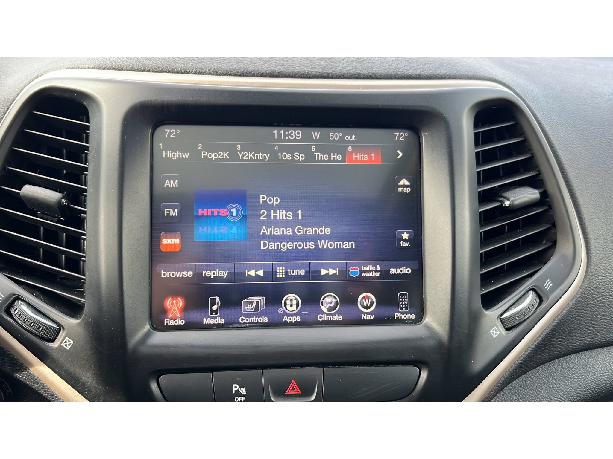 Used 2018 Jeep Cherokee Limited AWD/4WD image 18