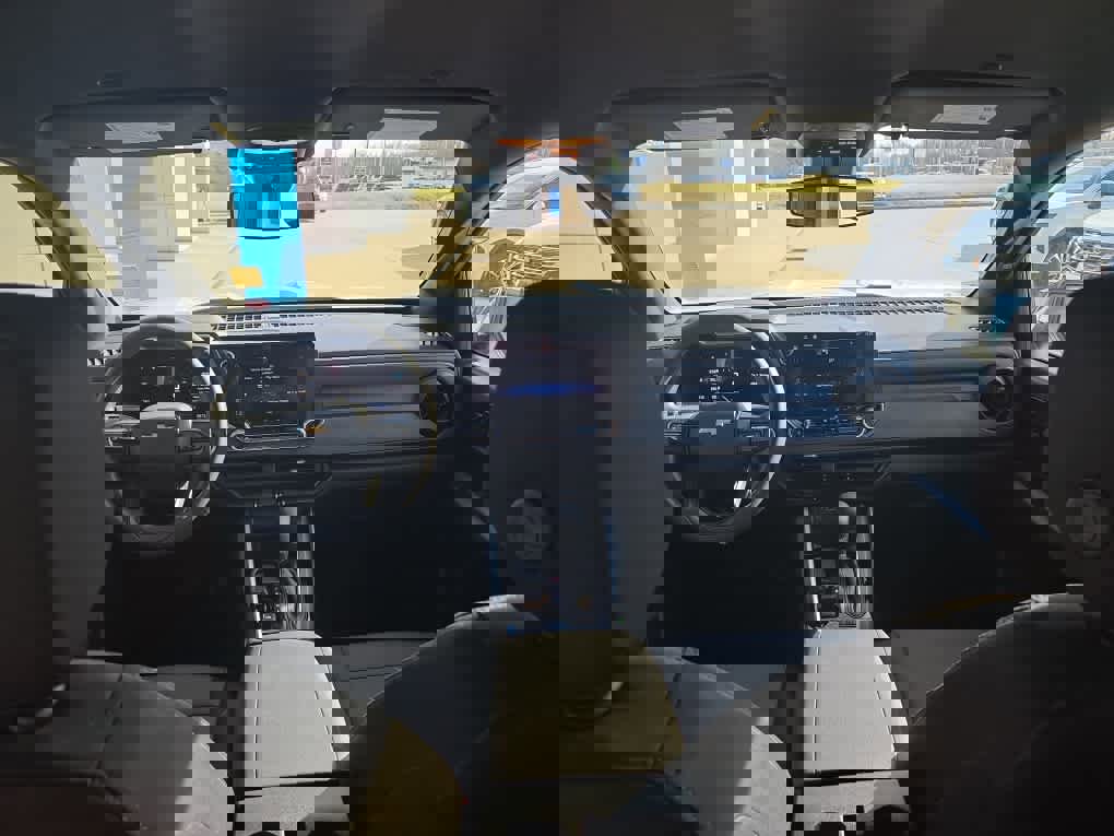 Used 2024 Chevrolet Colorado W/T w/ Safety Package image 14