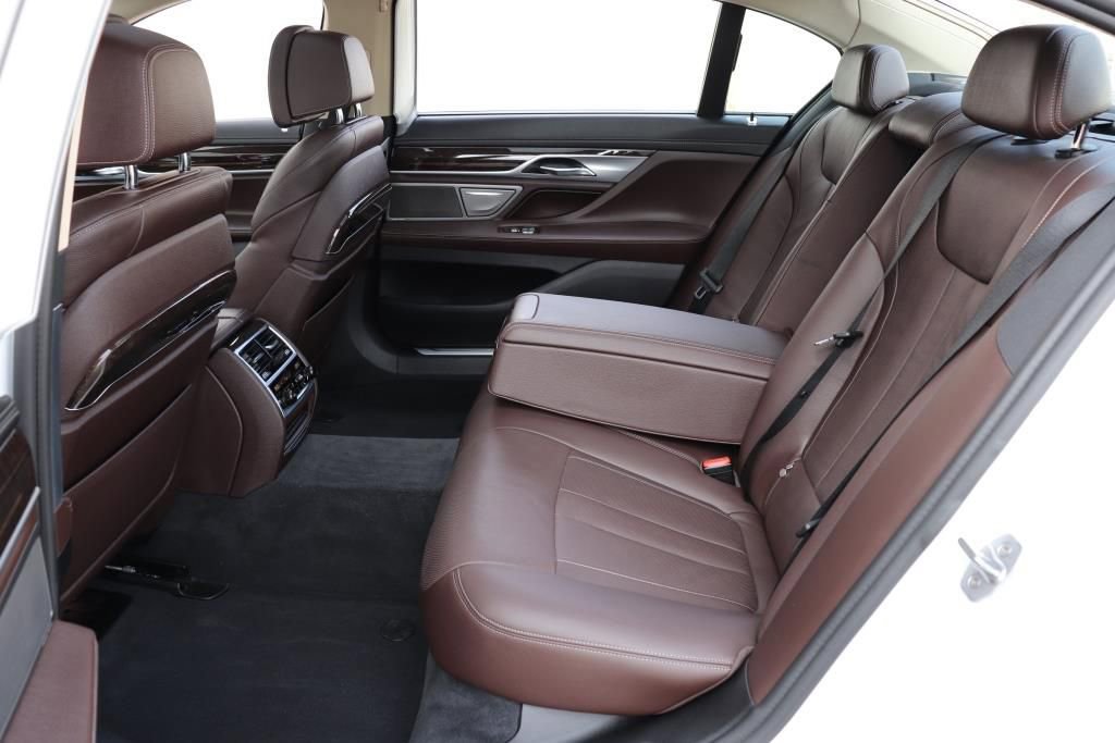 Used 2016 BMW 740i RWD image 20