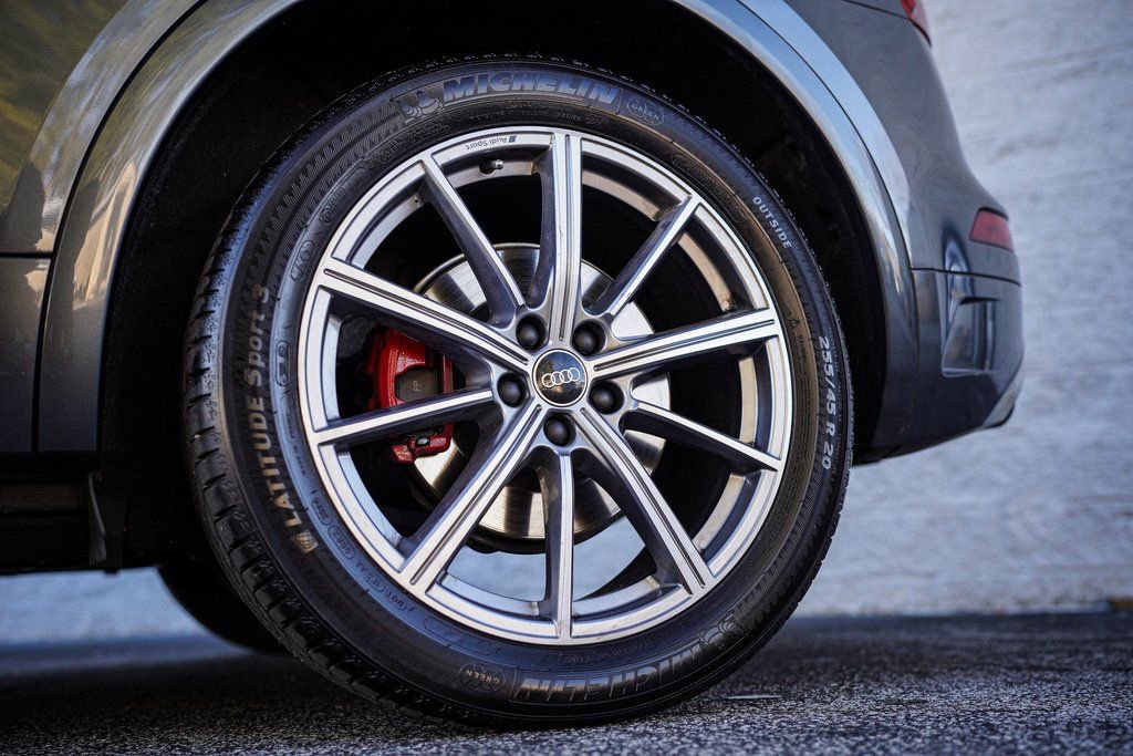 Used 2023 Audi SQ5 Premium Plus w/ Premium Plus Package image 18