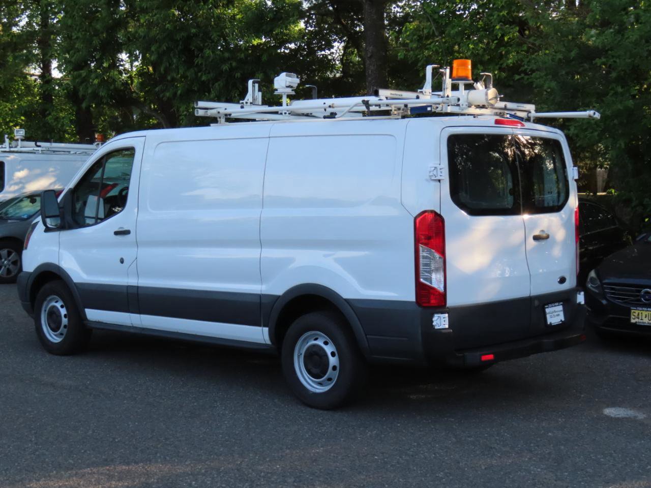 Used 2016 Ford Transit 150 130 Low Roof RWD image 2