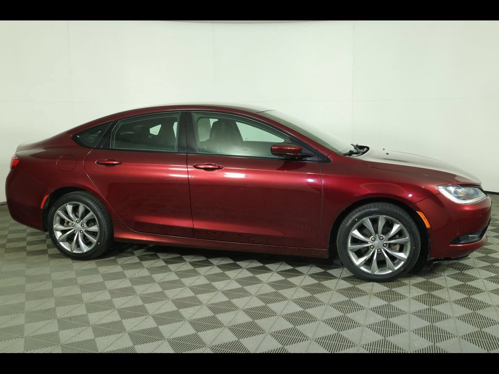 Used 2016 Chrysler 200 S FWD image 2