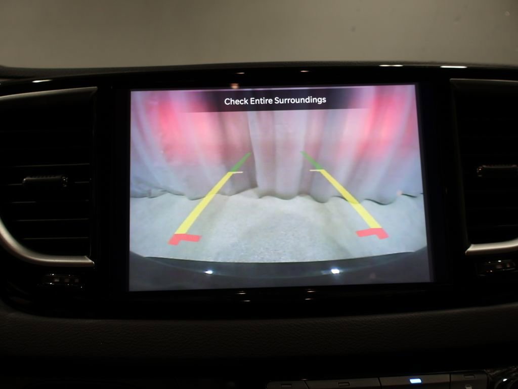 Used 2023 Chrysler Pacifica Touring-L FWD image 26