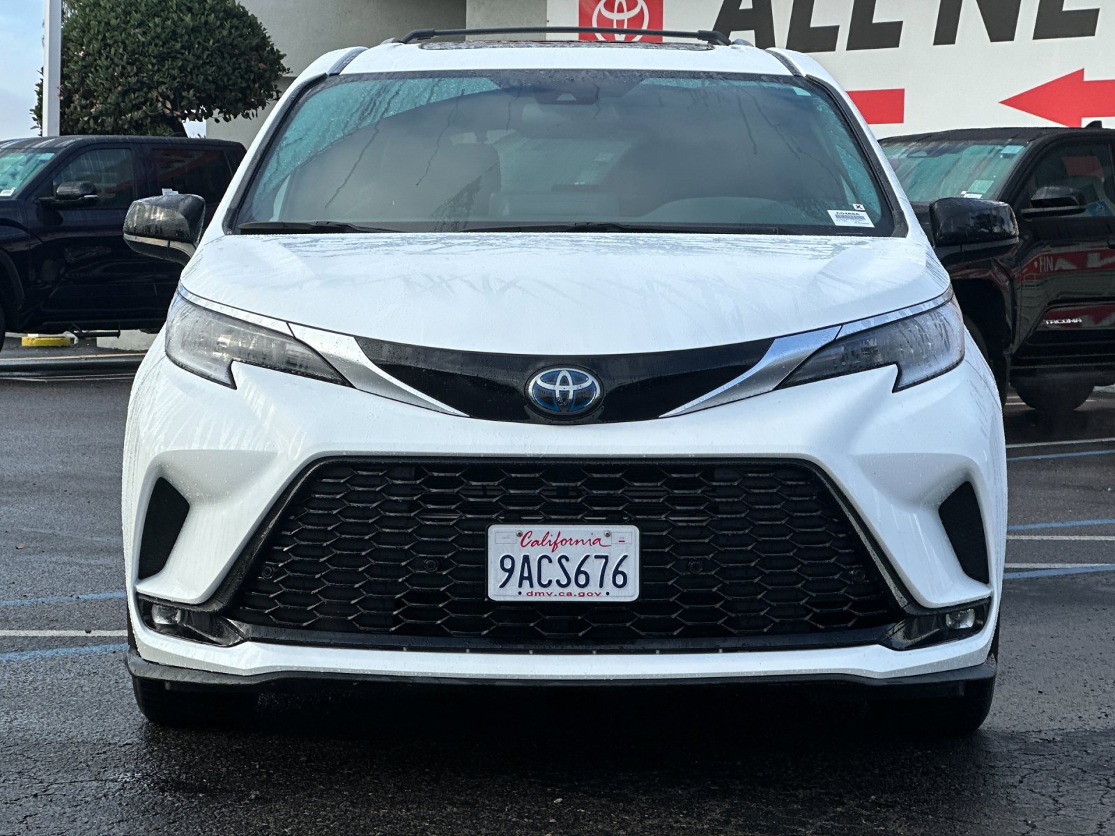 Used 2022 Toyota Sienna XSE image 7