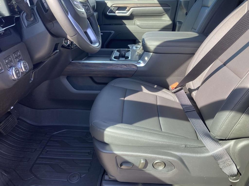 New 2026 GMC Sierra 2500 SLT w/ SLT Convenience Package image 16