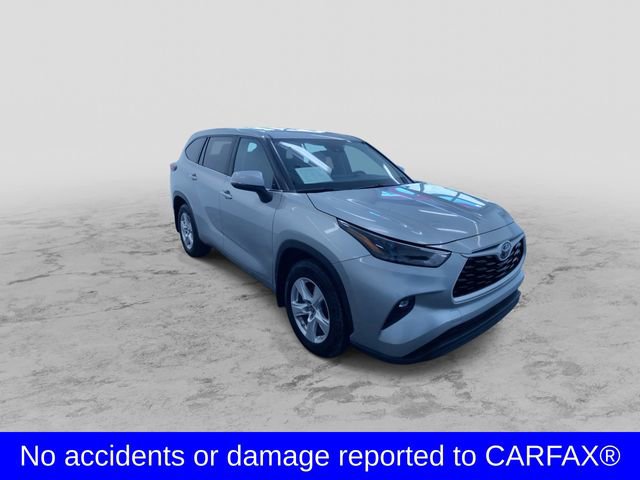 Used 2024 Toyota Highlander LE image 3