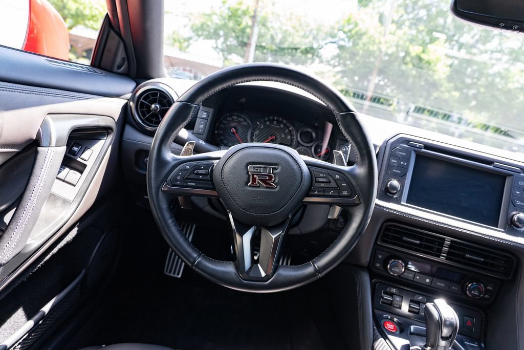 Used 2020 Nissan GT-R Premium w/ Premium Interior Package AWD/4WD image 13