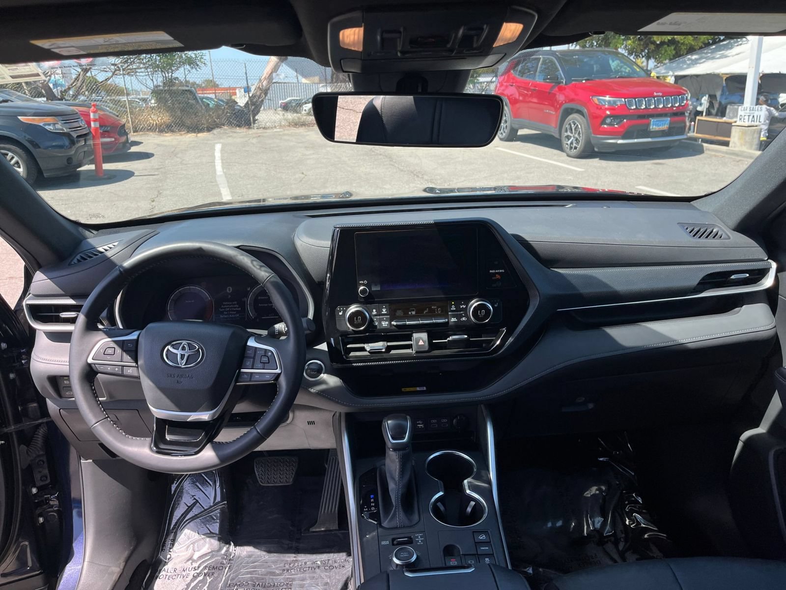 Used 2025 Toyota Highlander XSE AWD/4WD image 36
