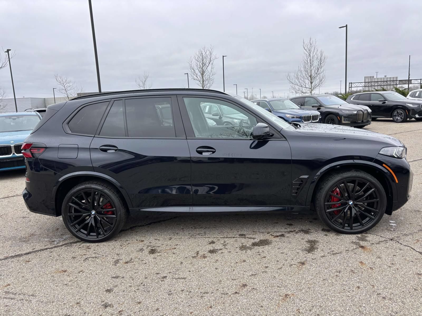 New 2026 BMW X5 xDrive40i w/ M Sport Package AWD/4WD image 4