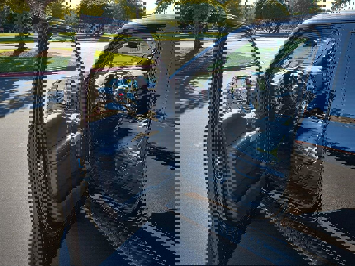 Used 2017 Ford F150 Lariat image 44