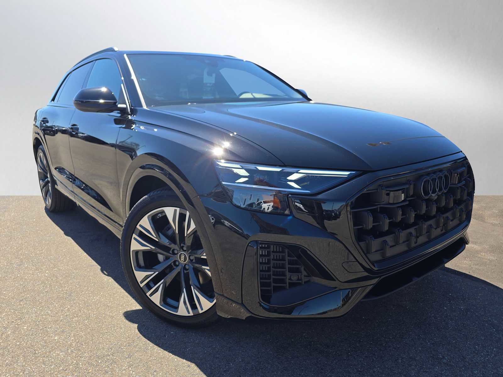 New 2025 Audi Q8 Prestige