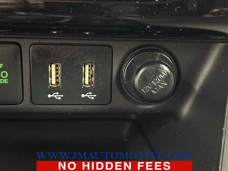 Used 2022 Mitsubishi Eclipse Cross SE image 34