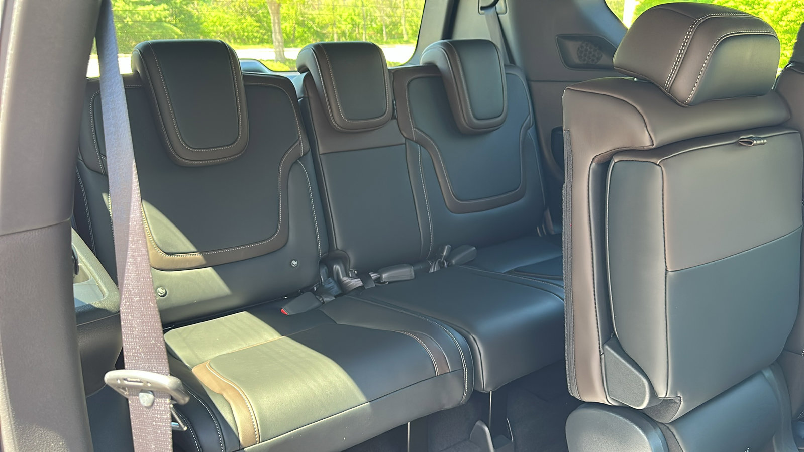 New 2025 Nissan Armada SL w/ Convenience Package image 14