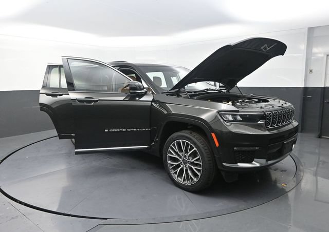 Used 2024 Jeep Grand Cherokee L Summit AWD/4WD image 31