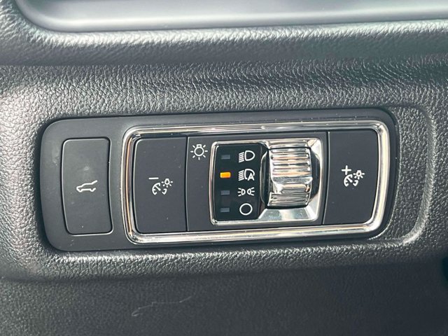 Used 2020 Lincoln Corsair AWD w/ Premium Package image 27