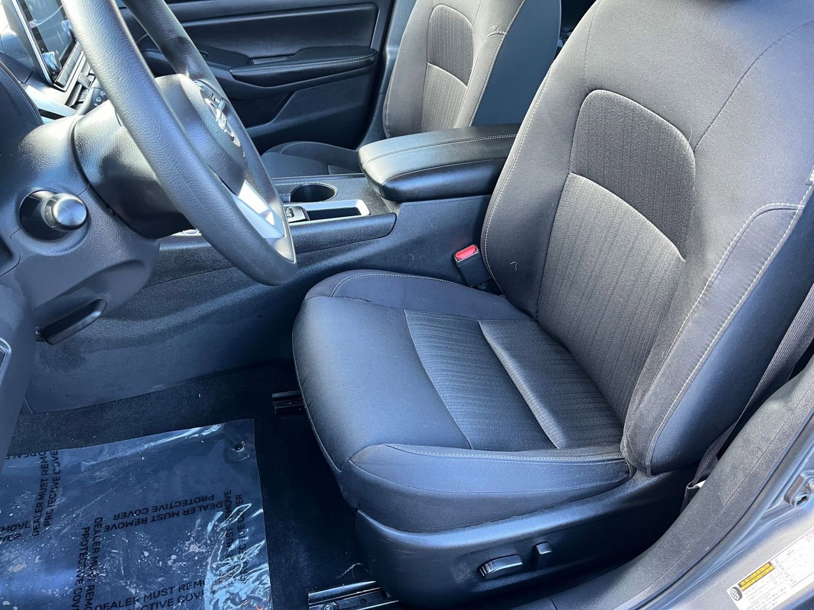 Used 2025 Nissan Altima 2.5 SV image 32