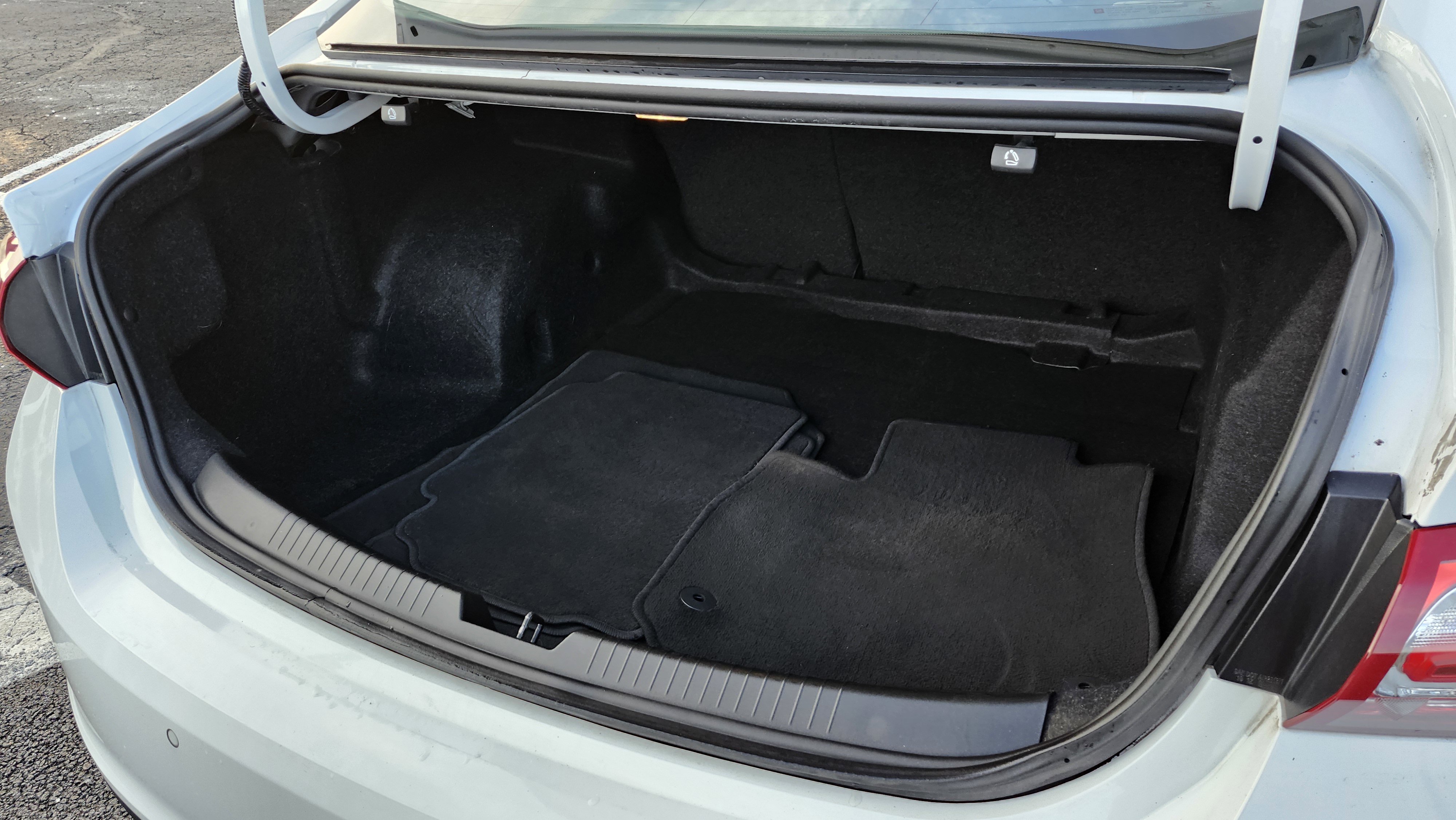 Used 2022 Chevrolet Malibu LT image 21