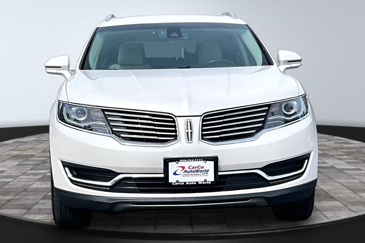 Used 2016 Lincoln MKX Select w/ Select Plus Package AWD/4WD image 2