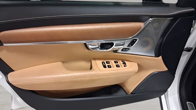 Used 2017 Volvo S90 T6 Inscription w/ Vision Package AWD/4WD image 24