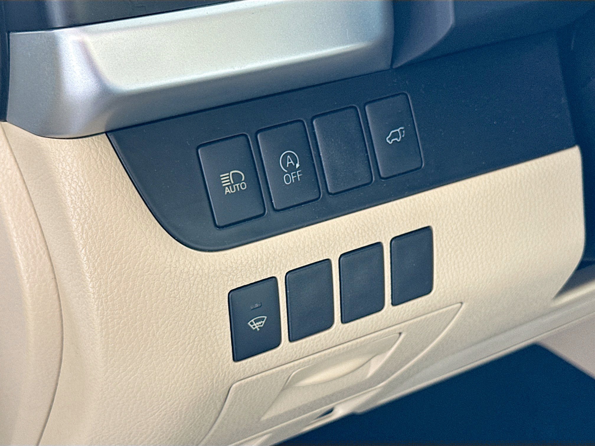 Used 2018 Toyota Highlander XLE image 10