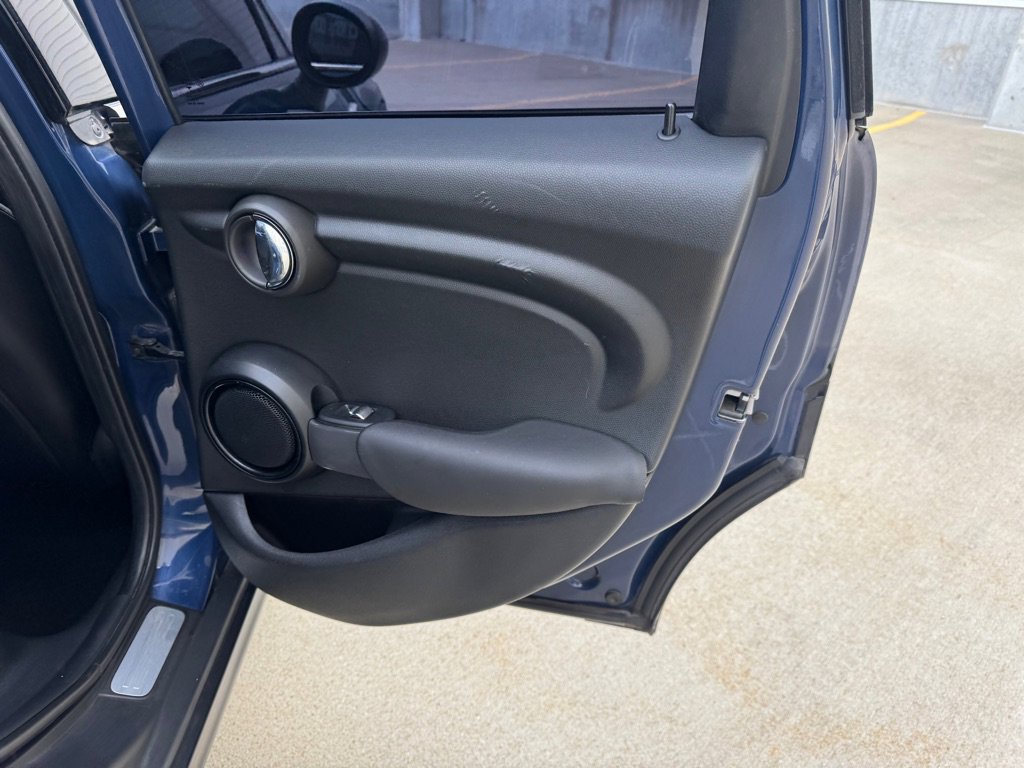 Used 2016 MINI Cooper 4-Door Hardtop image 20