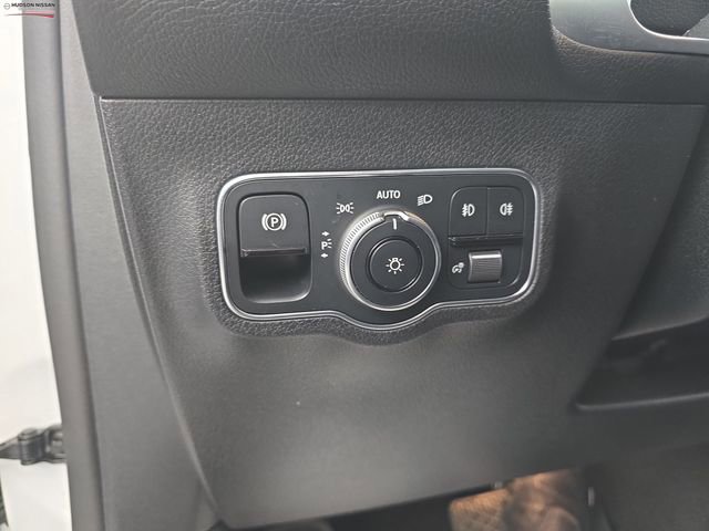 Used 2022 Mercedes-Benz GLB 250 4MATIC image 43