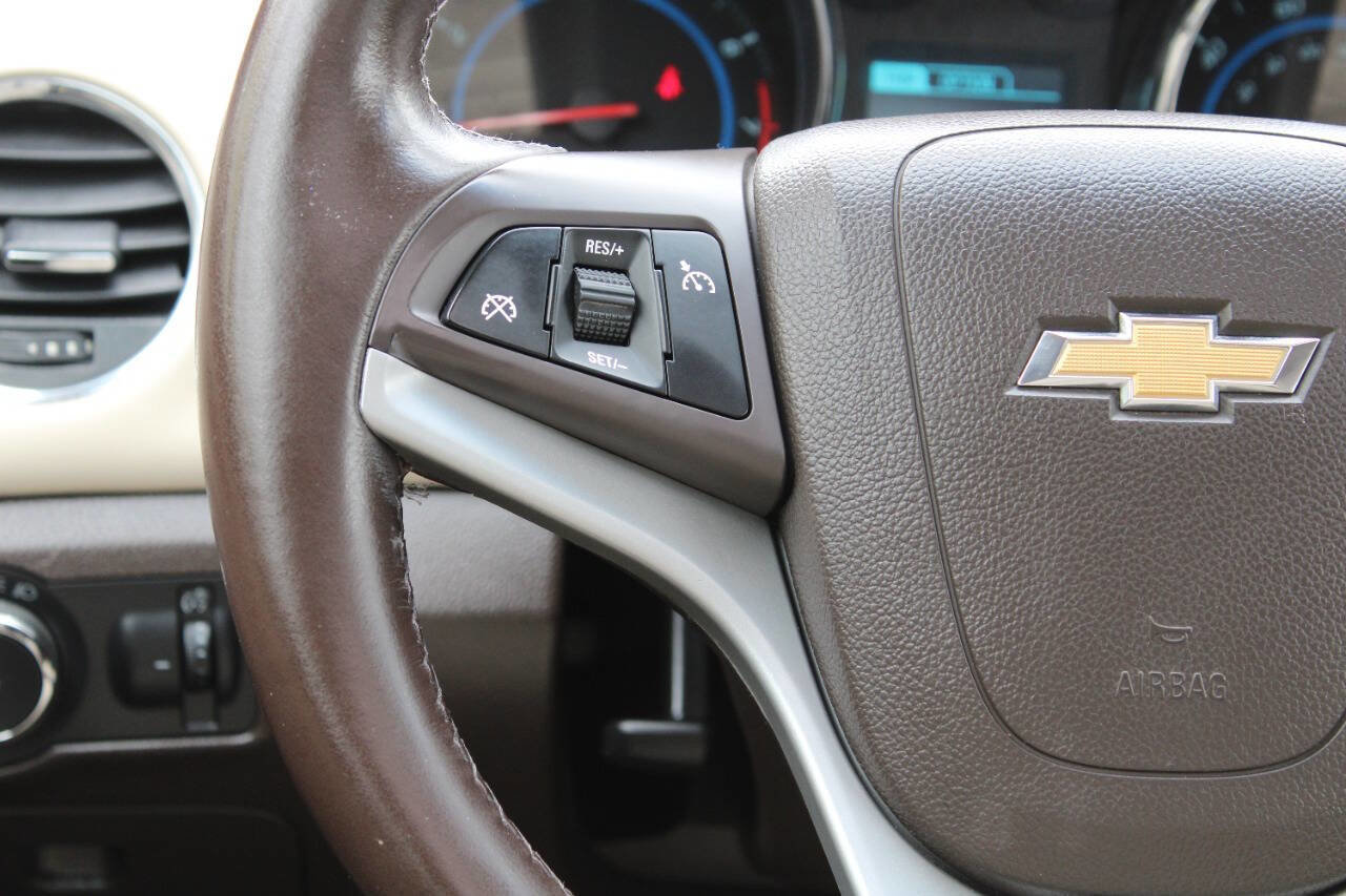 Used 2015 Chevrolet Cruze LTZ w/ Sun, Sound and Sport Package FWD image 36