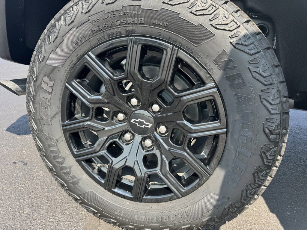 Used 2025 Chevrolet Colorado Trail Boss image 6