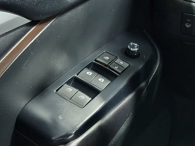 Used 2017 Toyota Highlander XLE AWD/4WD image 24