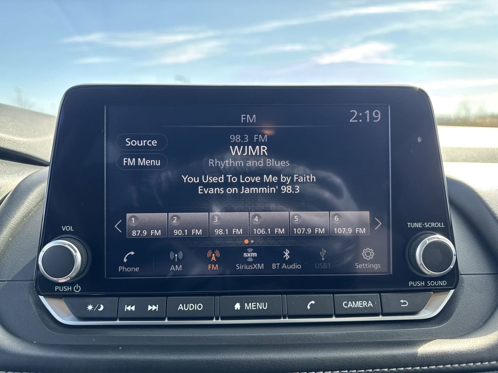 Used 2024 Nissan Rogue SV image 14