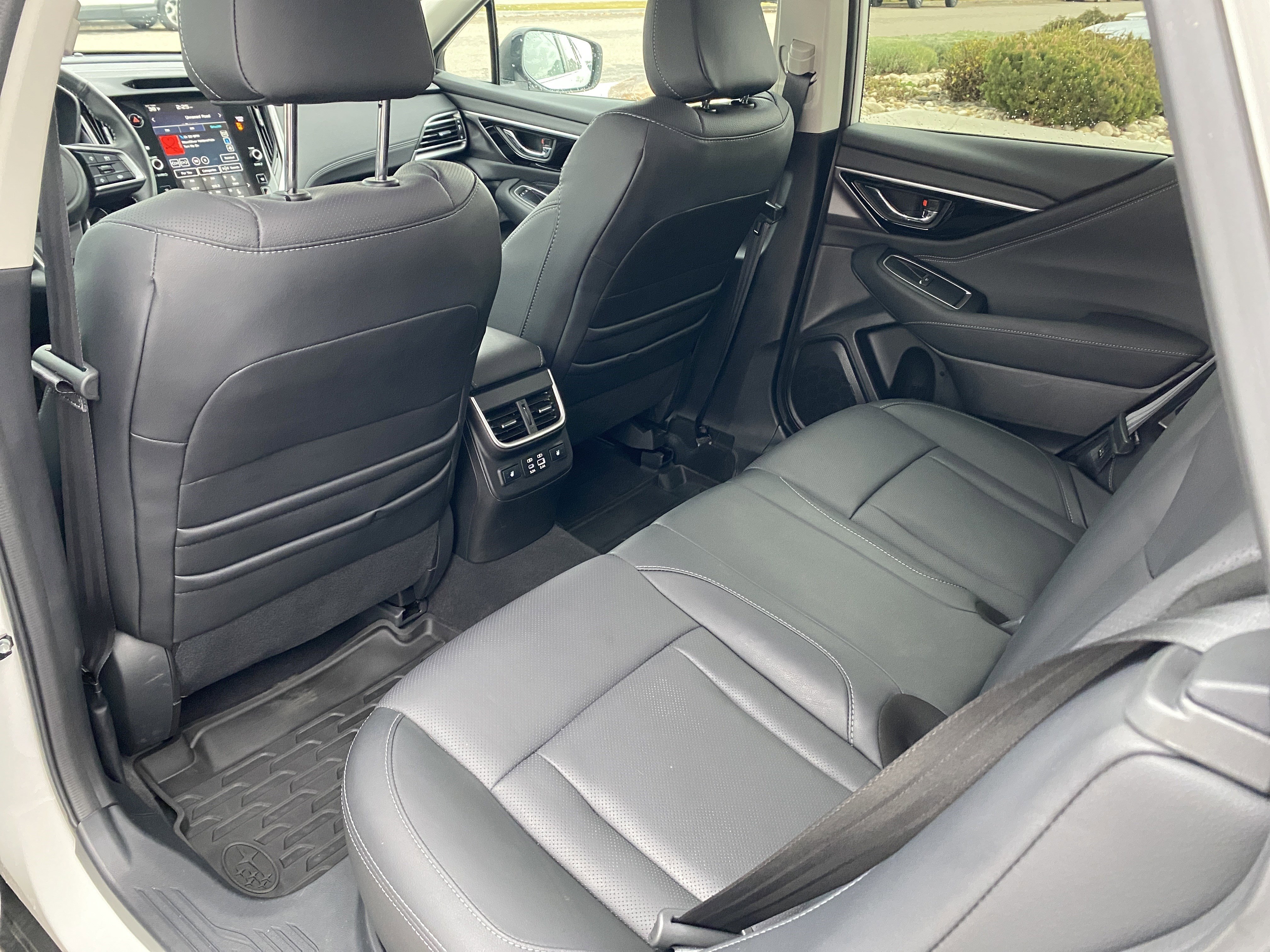 Used 2025 Subaru Outback Limited image 18