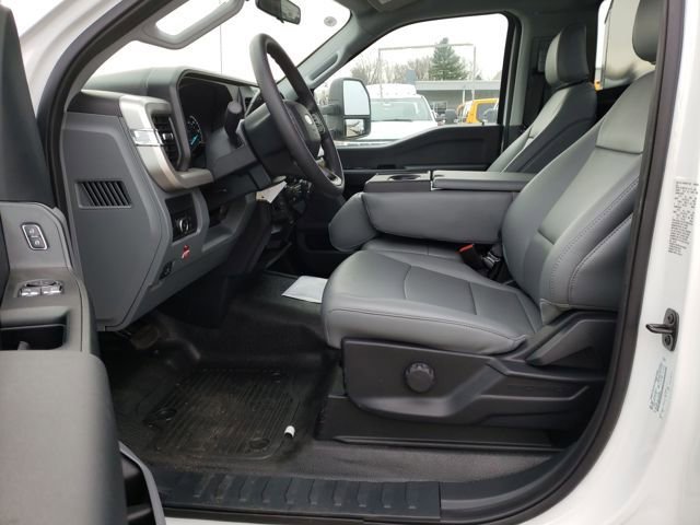 New 2025 Ford F350 XL w/ XL Chrome Package image 15