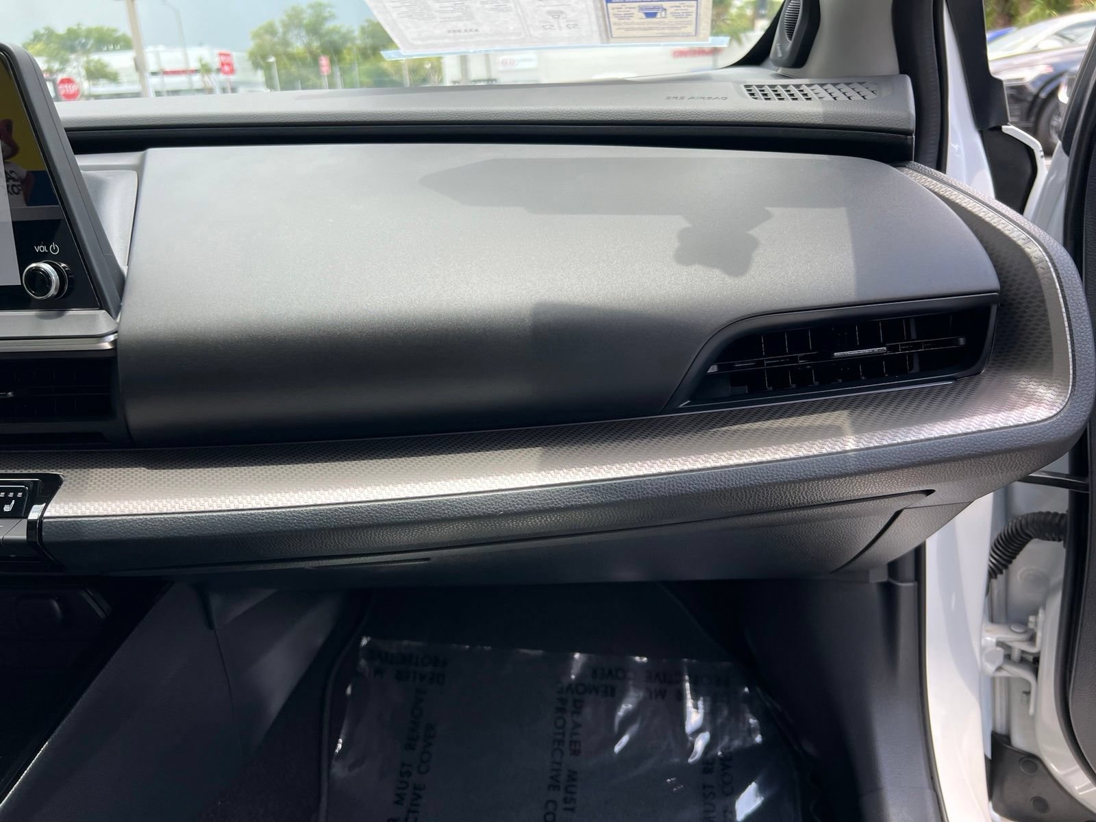 Used 2025 Toyota Prius Limited FWD image 61