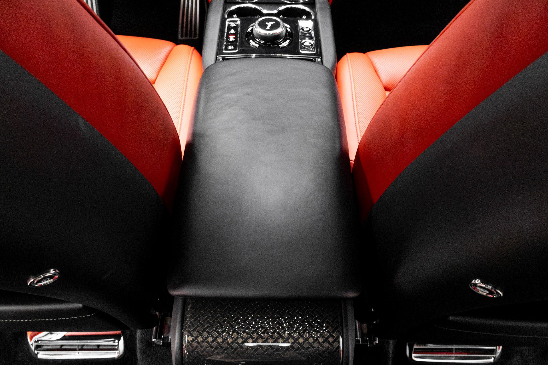 Used 2021 Rolls-Royce Cullinan Black Badge AWD/4WD image 36