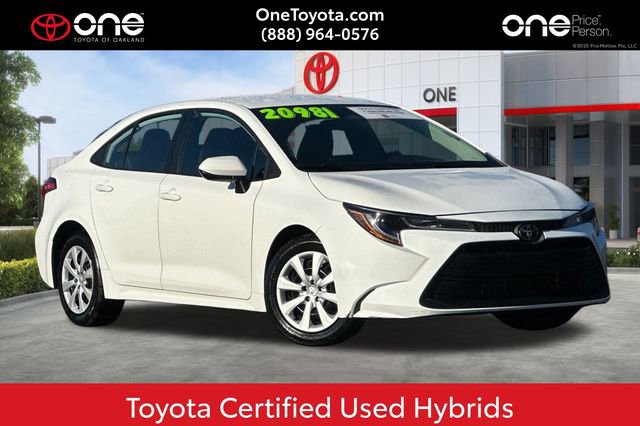Certified 2024 Toyota Corolla LE image 1