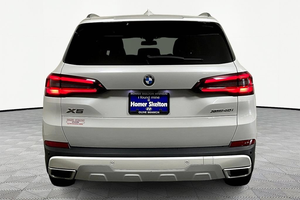 Used 2023 BMW X5 xDrive40i AWD/4WD image 4