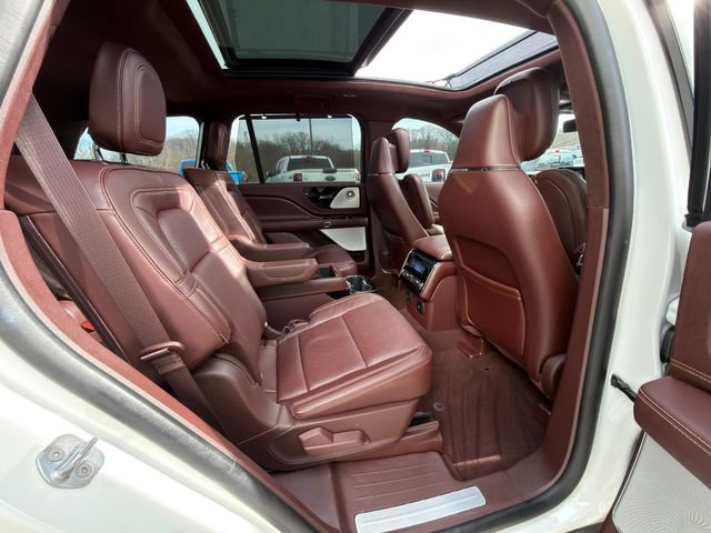 Used 2023 Lincoln Aviator Black Label w/ Class IV Trailer Tow Package image 11