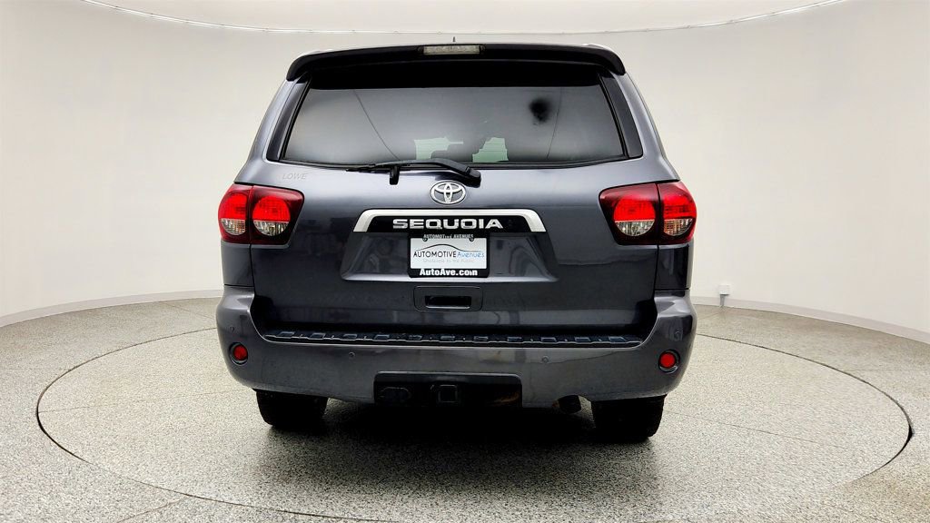 Used 2020 Toyota Sequoia Platinum RWD image 6