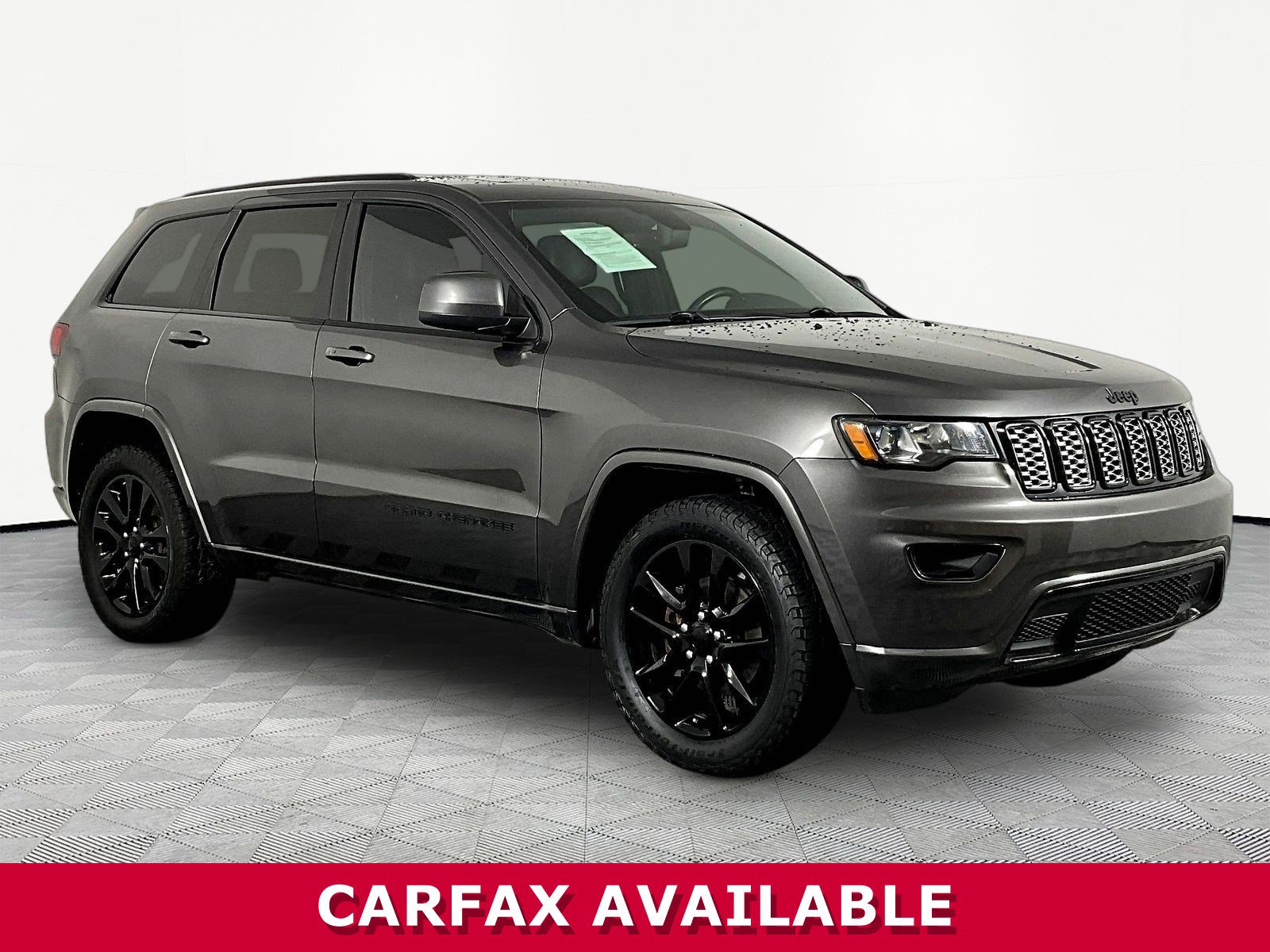 Used 2019 Jeep Grand Cherokee Altitude AWD/4WD image 3