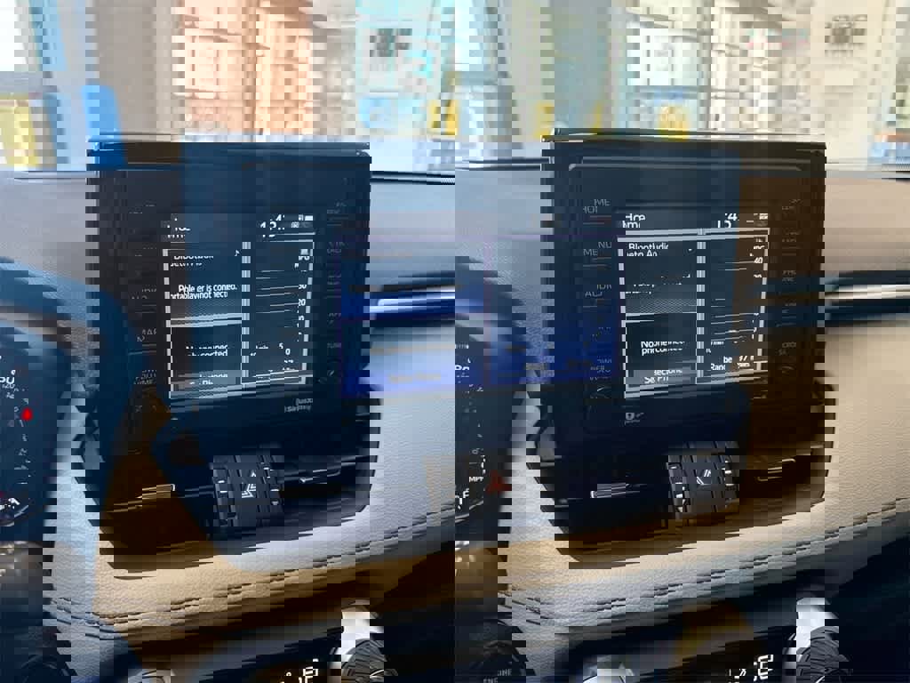 Used 2021 Toyota RAV4 XLE Premium image 31