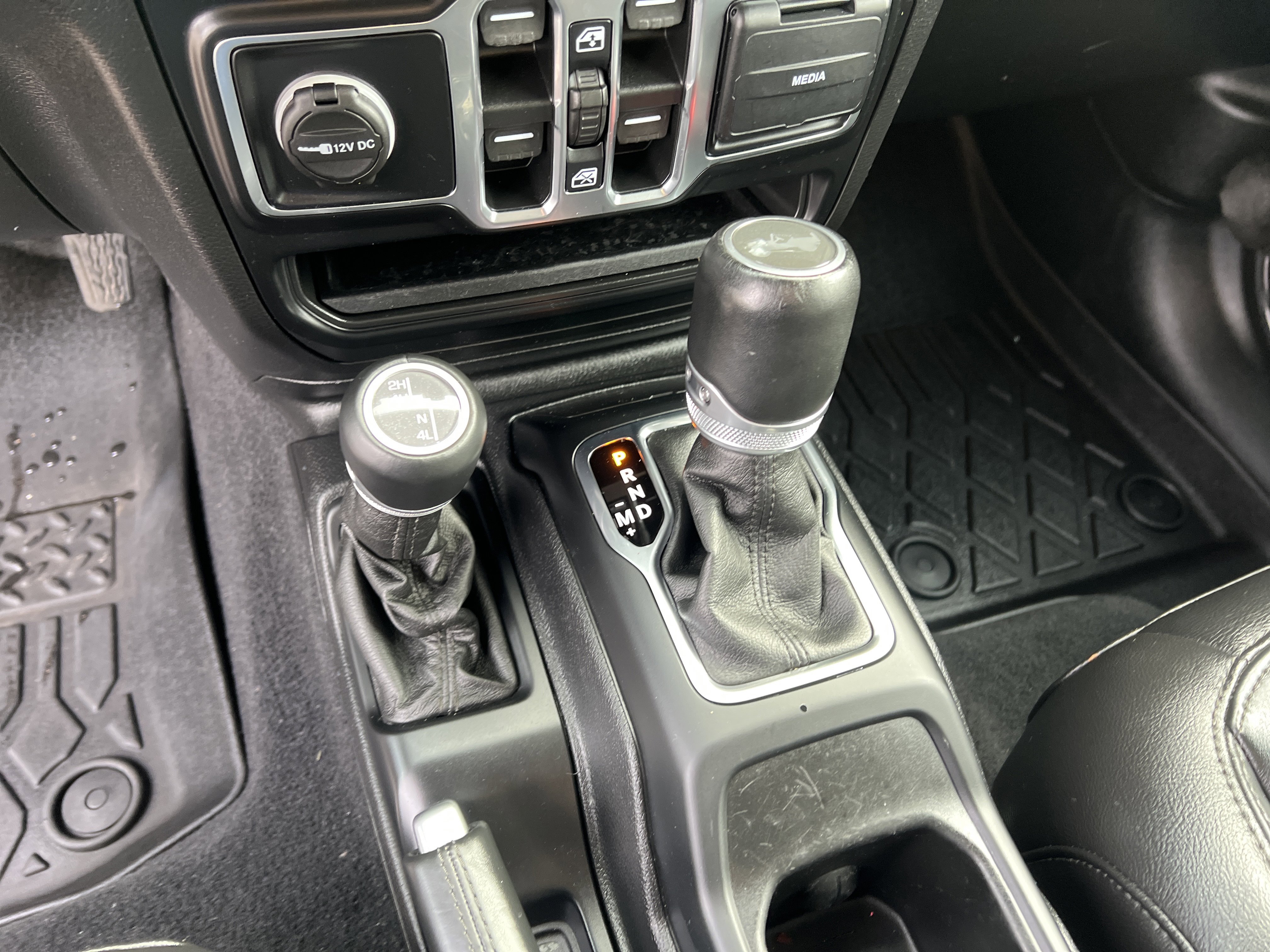 Used 2021 Jeep Wrangler Unlimited Sahara image 24