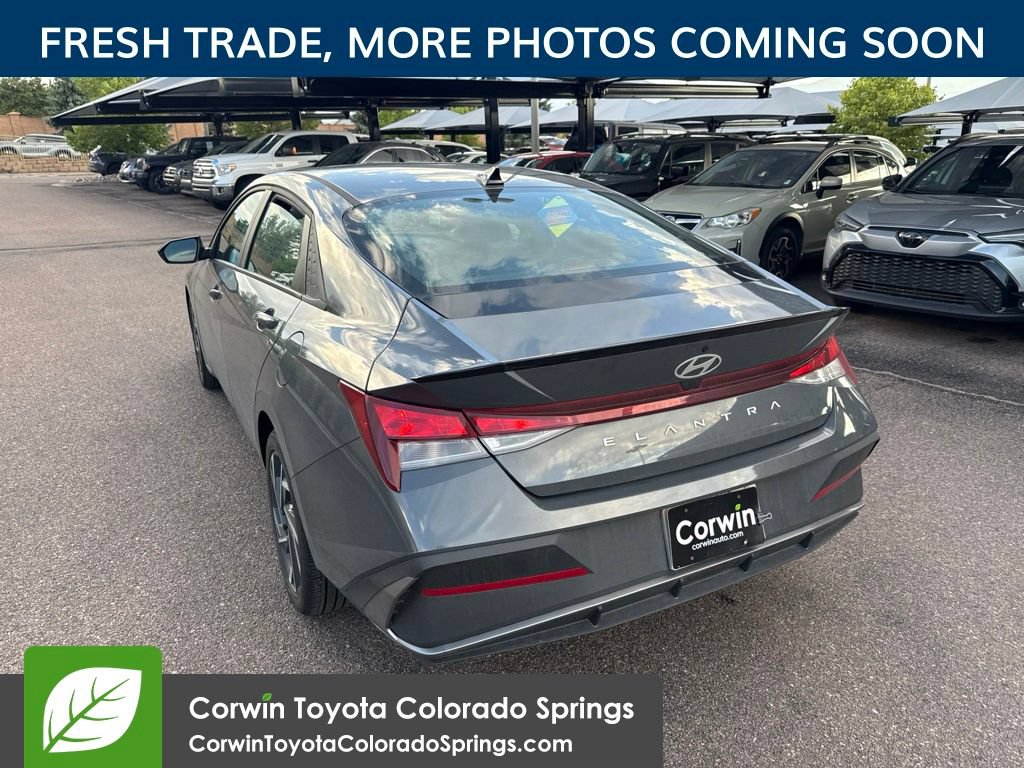 Used 2025 Hyundai Elantra Sport FWD image 5