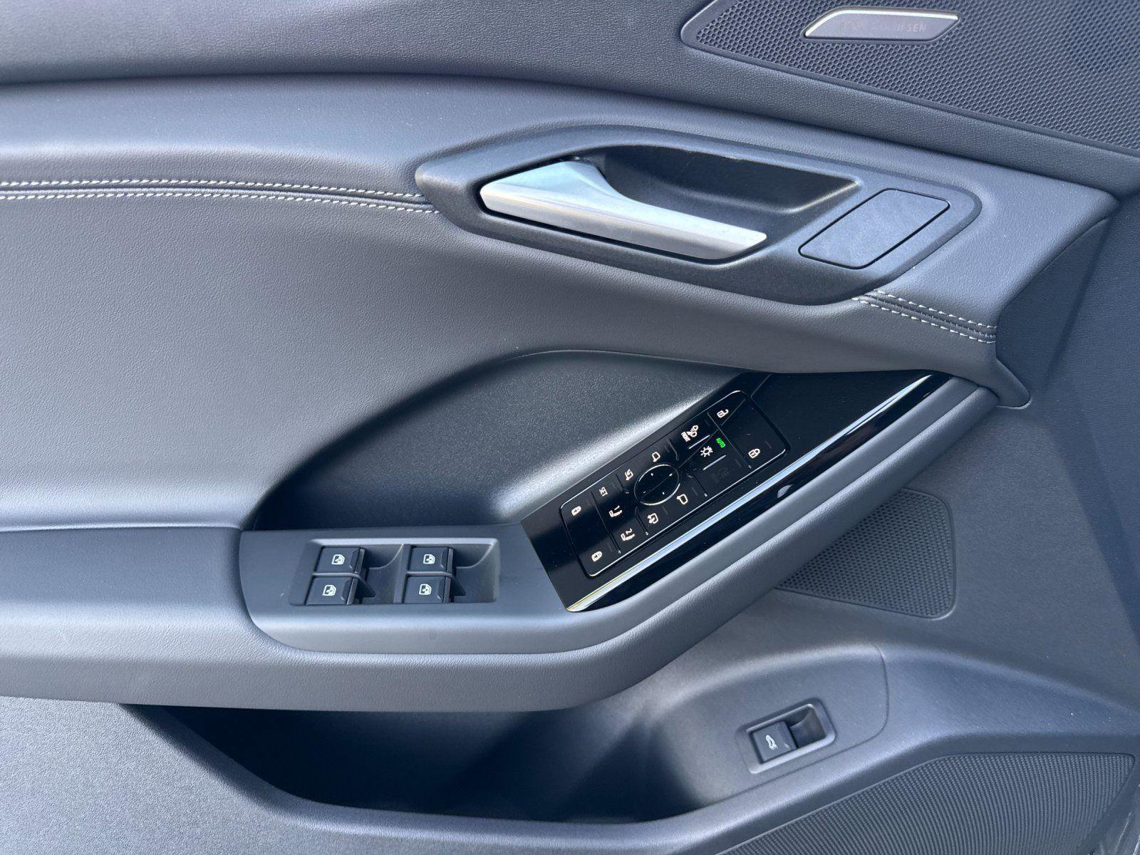 New 2025 Audi Q6 e-tron Premium Plus AWD/4WD image 10